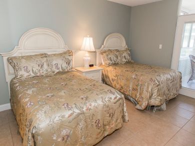 Siesta Key Beach Vacation Condo with Pool Great Amenities